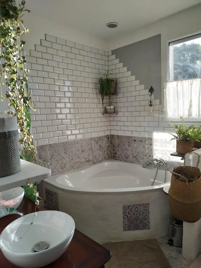L'Eau Berges Bed & Breakfast Chandolas 0*,  France